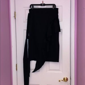 Black skirt with side ruffles